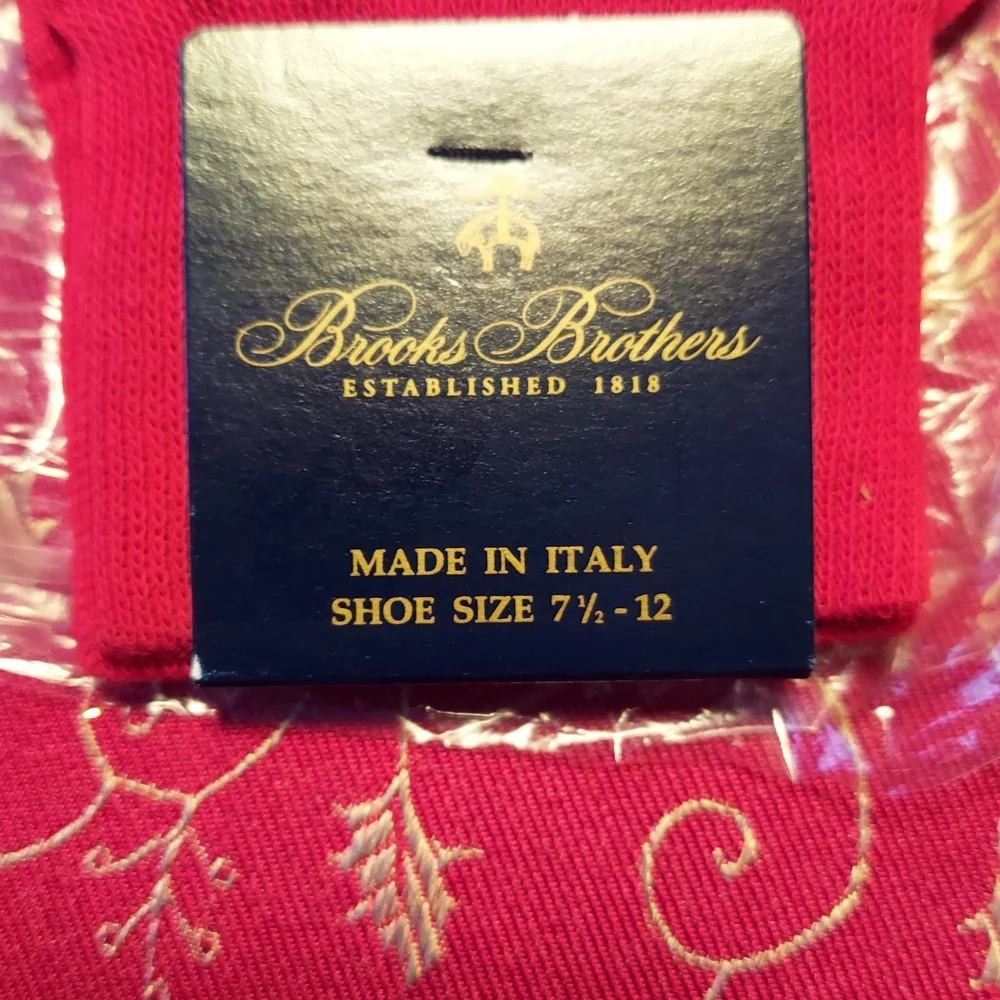Brooks Brothers Red and Navy Checkered Men's Socks Made In Italy NWT SO 1 LEFT!